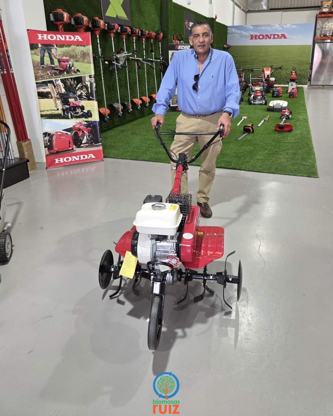 Cliente satisfecho con Motoazada Honda — Biomasas Ruiz